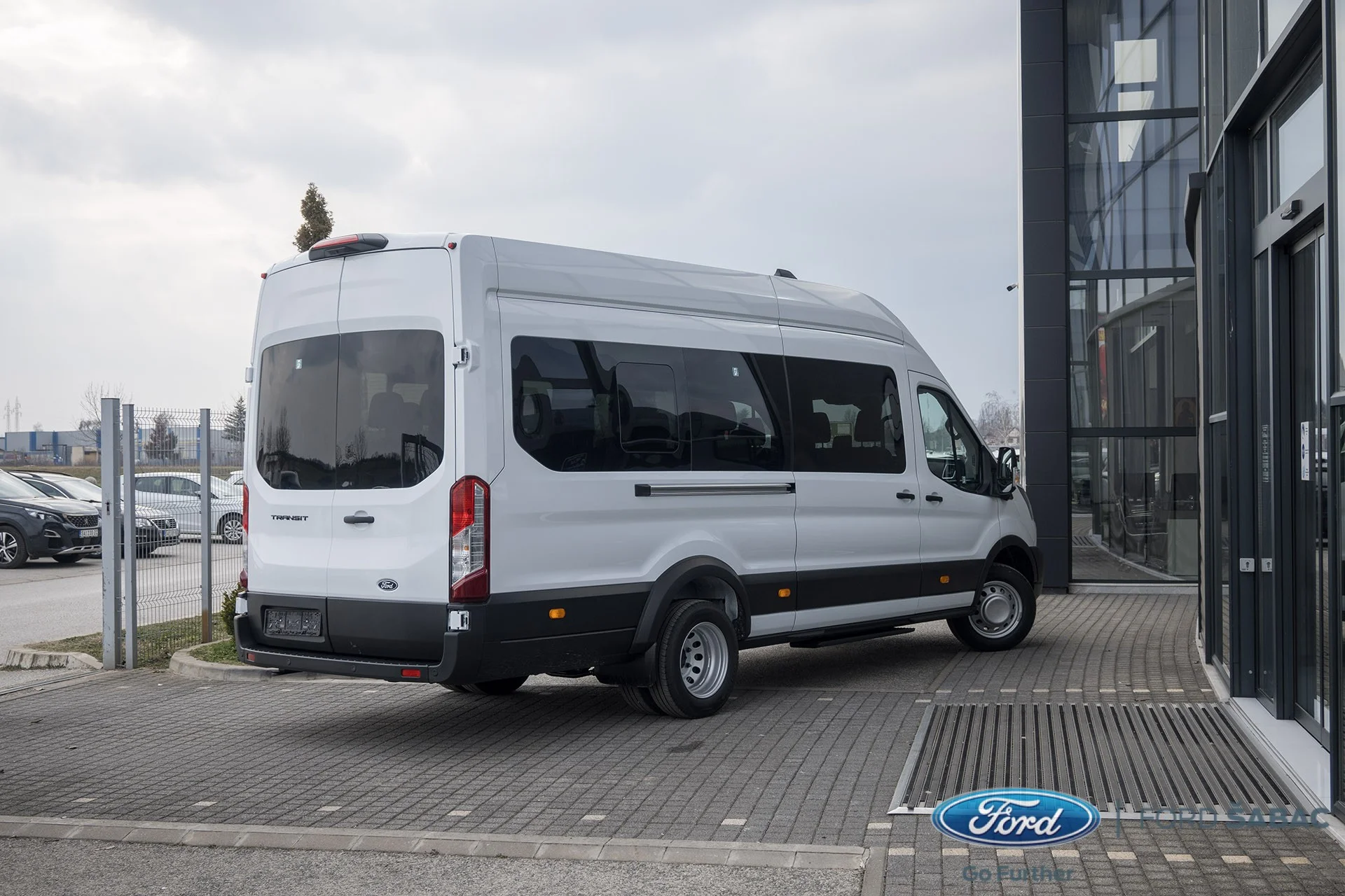 Ford Transit Bus 2.0 165ks 18 sedista